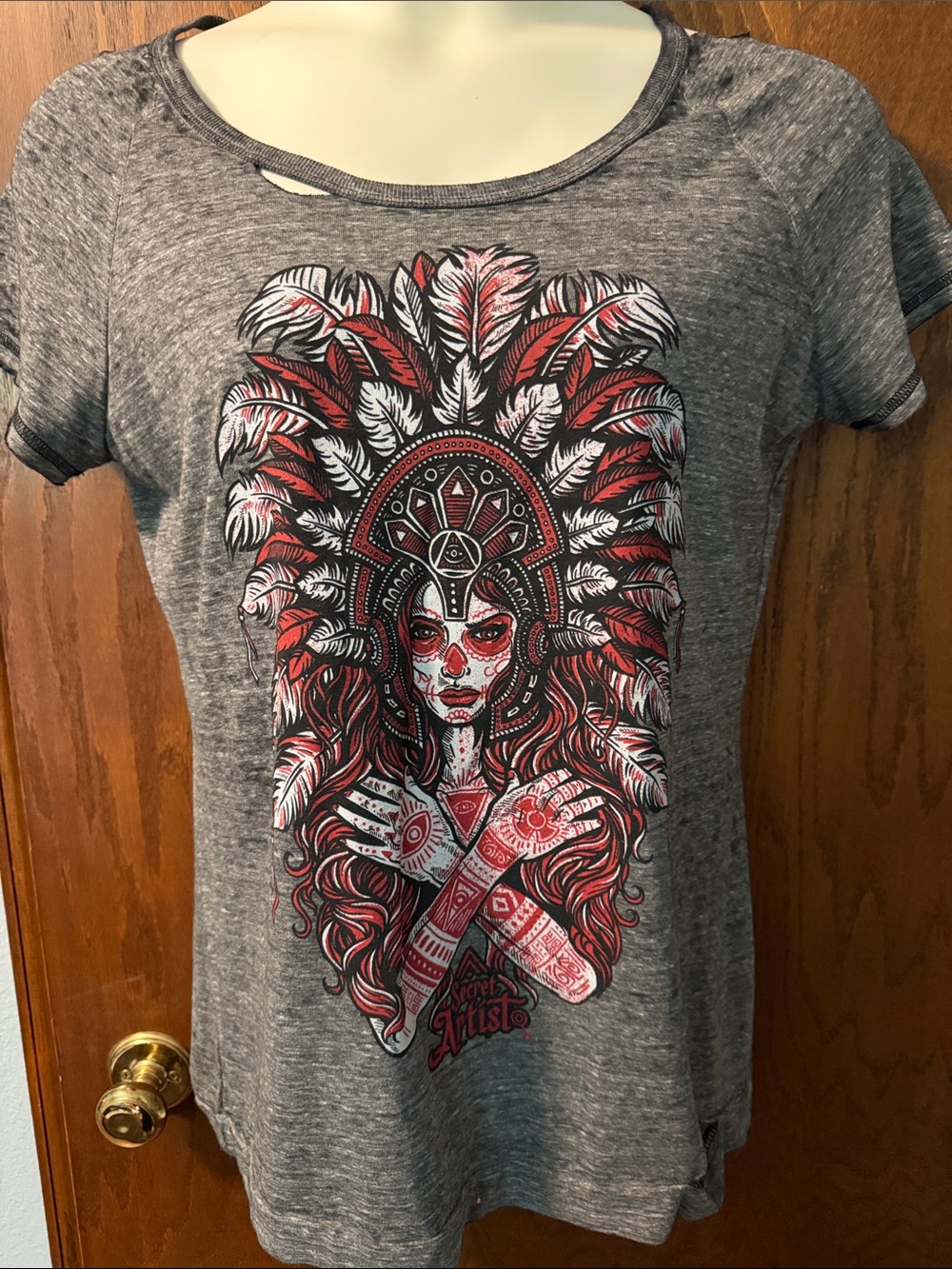 SecretCollective
Ladies XL  SS  Heathered Gray Tshirt